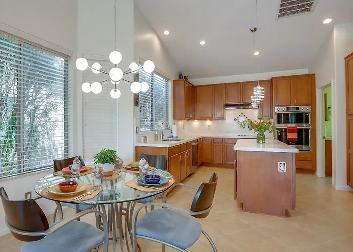 Pool, Golf Cart! In 55+ Pebblecreek Community Сasa de vacaciones Goodyear